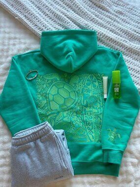 Embroidered green turtle hoodie xs